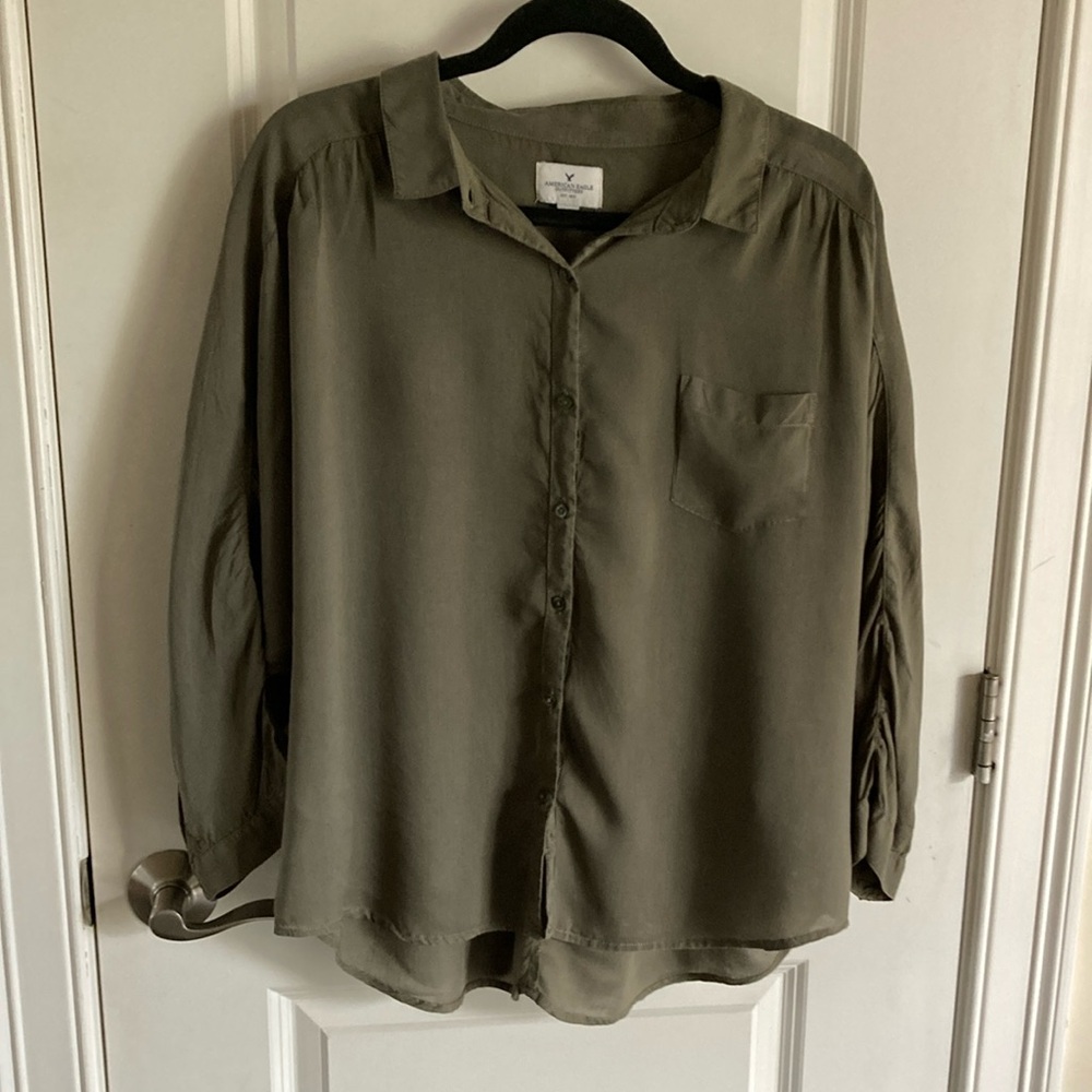 American Eagle Outfitters Women’s Button Up Shirt